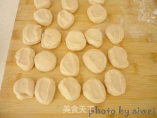 三色玫瑰花馒头的做法步骤:7