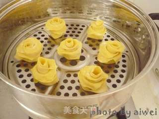 三色玫瑰花馒头的做法步骤:14