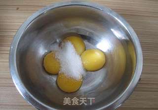 奶牛纹戚风蛋糕卷的做法步骤:2