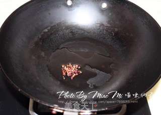 剩米饭的杀手锏————椒香酱炒饭的做法步骤:2