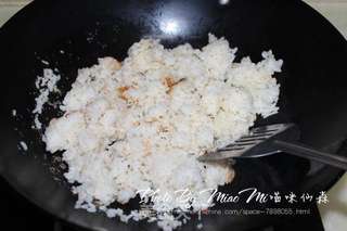剩米饭的杀手锏————椒香酱炒饭的做法步骤:3
