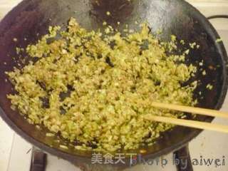 猪肉包菜锅贴的做法步骤:6