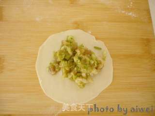 猪肉包菜锅贴的做法步骤:11
