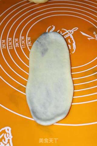 花形豆沙面包的做法步骤:4