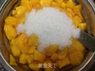 芒果果酱的做法步骤:2