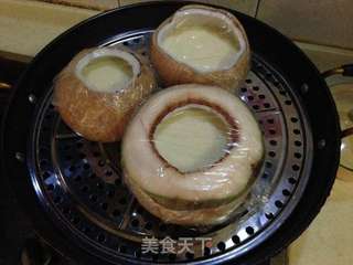 【原只香椰牛奶炖蛋】的做法步骤:9