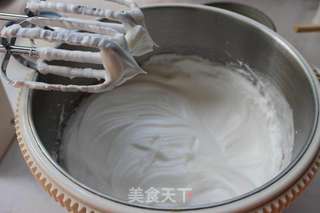 外表普通,味道不凡——樱桃戚风的做法步骤:2