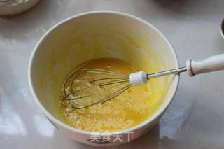 外表普通,味道不凡——樱桃戚风的做法步骤:3