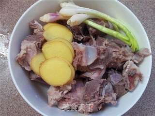 南瓜排骨汤的做法步骤：4
