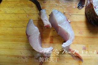 秘制啤酒酥鱼块--------附巧去鱼骨的做法步骤:4