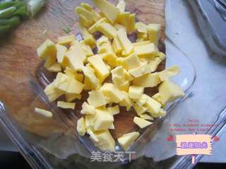 墨西哥奶酥包--顶着脆皮甜帽的松软面的做法步骤：1