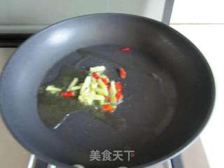 泡椒鲟鱼筋的做法步骤:2