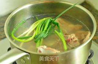 玉米猪骨汤的做法步骤:3