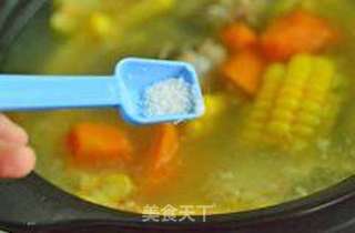 玉米猪骨汤的做法步骤:6