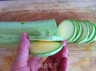 西葫芦韭菜盒子的做法步骤:4