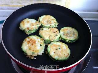 西葫芦韭菜盒子的做法步骤:10