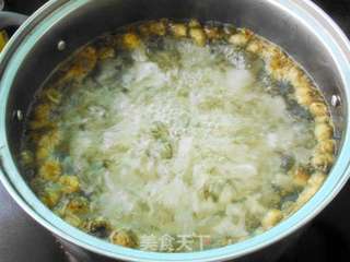银耳菊花糖水的做法步骤:4