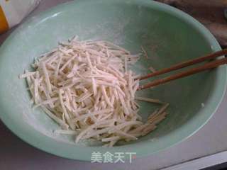 陕北名小吃:洋芋擦擦的做法步骤:5