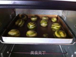 抹茶螺旋酥球的做法步骤:20