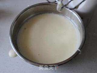 全蛋海绵蜂蜜小蛋糕的做法步骤:2