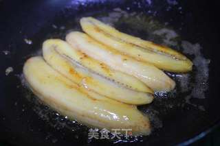 黄油香蕉佐冰激凌的做法步骤:4