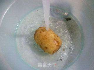 韭菜花火腿肠炒莲藕的做法步骤:2