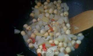 鲜莲子炒莲藕丁的做法步骤:5