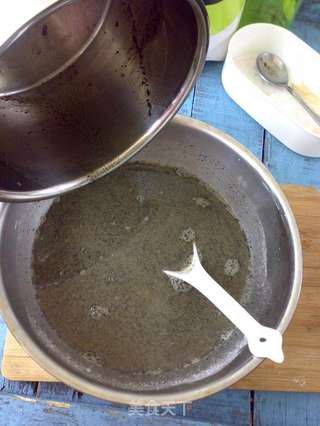 芝麻马蹄卷的做法步骤:5
