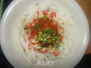 凉拌萝卜丝的做法步骤:2