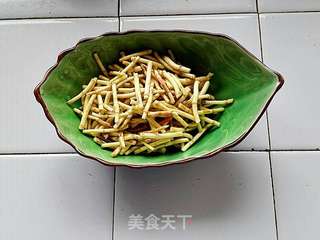 鱼腥草炖秋梨的做法步骤:2