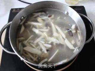 酸辣肥肠汤的做法步骤:8