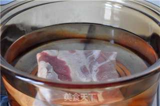电压力锅版东坡肉的做法步骤:2
