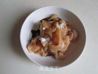 韭菜花洋葱鸡丝的做法步骤:2
