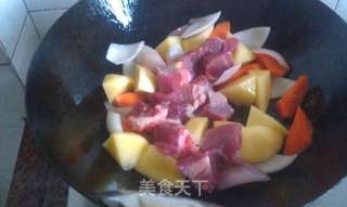 土豆炖牛肉的做法步骤:4