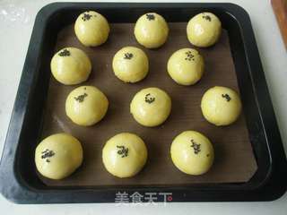 蛋黄酥的做法步骤:10