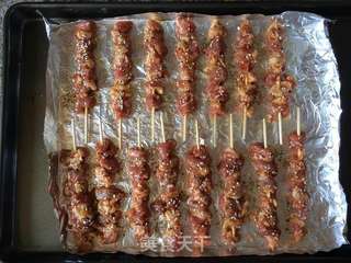 孜然烤羊肉串的做法步骤:6
