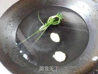 蒜香猪手的做法步骤:2