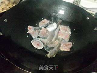 干煎马鲛鱼的做法步骤:2