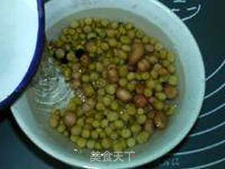 焦糖杏仁花生豆浆的做法步骤:3