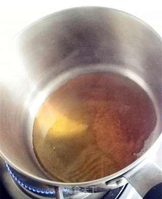 下午茶的搭档--焦糖奶茶的做法步骤:2