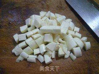 咸五花肉茭白炒毛豆的做法步骤:4
