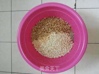 传统五仁月饼的做法步骤:2