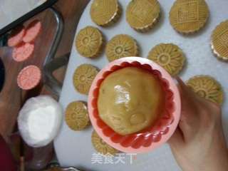 传统五仁月饼的做法步骤:13