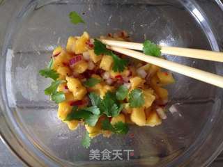 芒果莎莎——芒果的新吃法的做法步骤:7