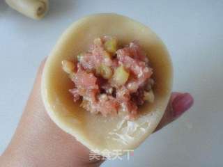 榨菜鲜肉月饼的做法步骤:16