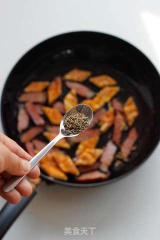 【馕炒腊肉】的做法步骤:6
