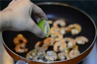 【红酒虾仁酸奶酪沙拉】的做法步骤:4
