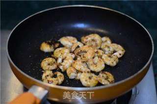 【红酒虾仁酸奶酪沙拉】的做法步骤:5