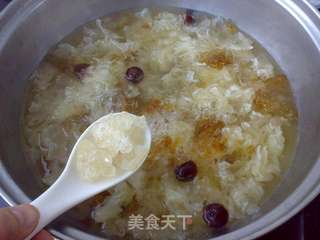 桃胶银耳养颜羹的做法步骤:4