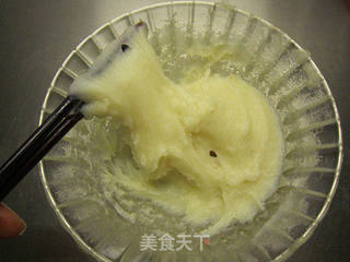 玫瑰花香绿豆沙冰皮月饼的做法步骤:9